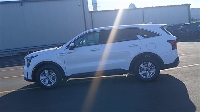 New 2026 Kia Sorento LX image 8