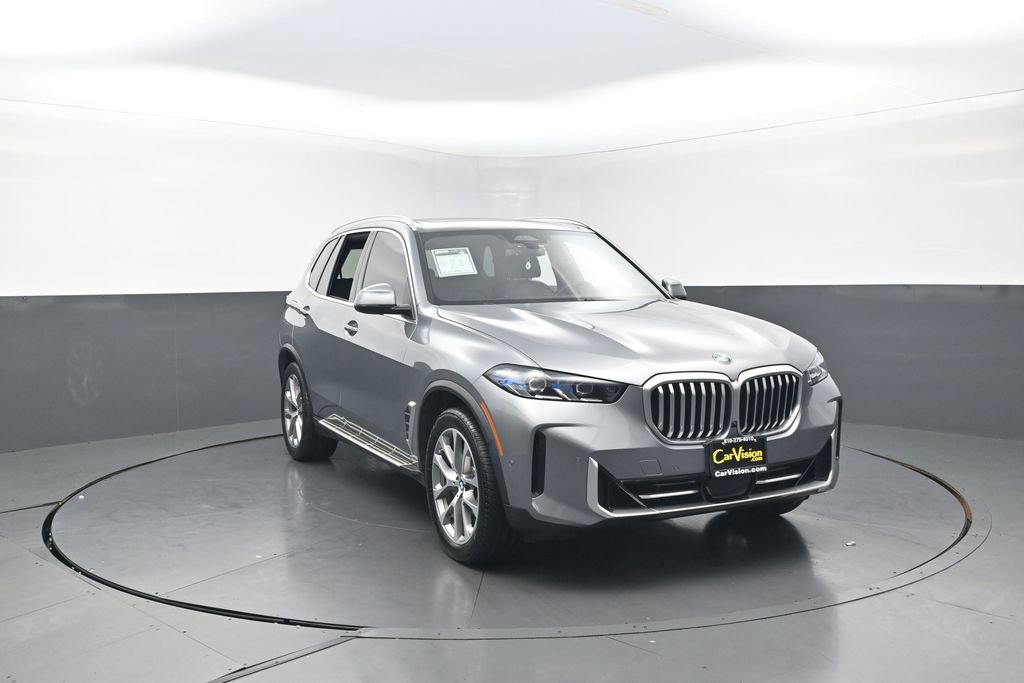 Used 2024 BMW X5 xDrive40i w/ Premium Package AWD/4WD image 3