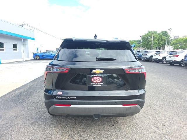 Used 2025 Chevrolet Equinox LT w/ Convenience Package II AWD/4WD image 3