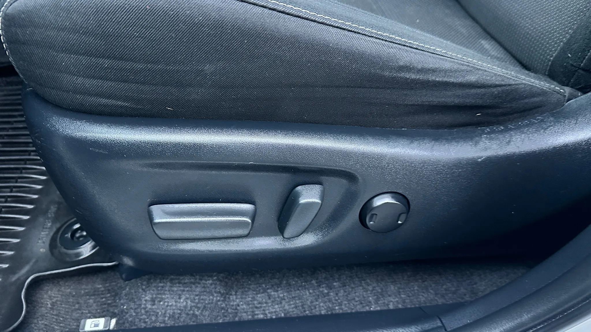 Used 2018 Toyota RAV4 XLE image 12