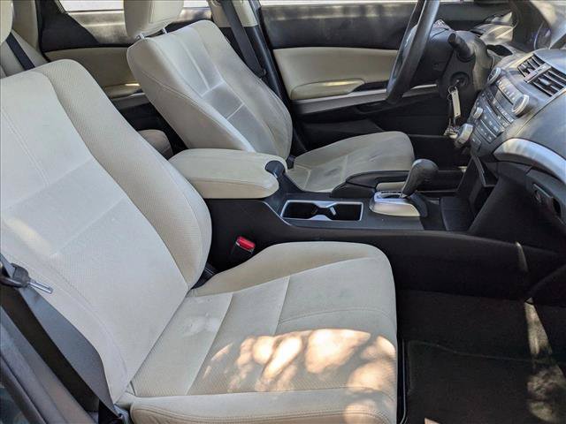 Used 2013 Honda Crosstour EX image 19