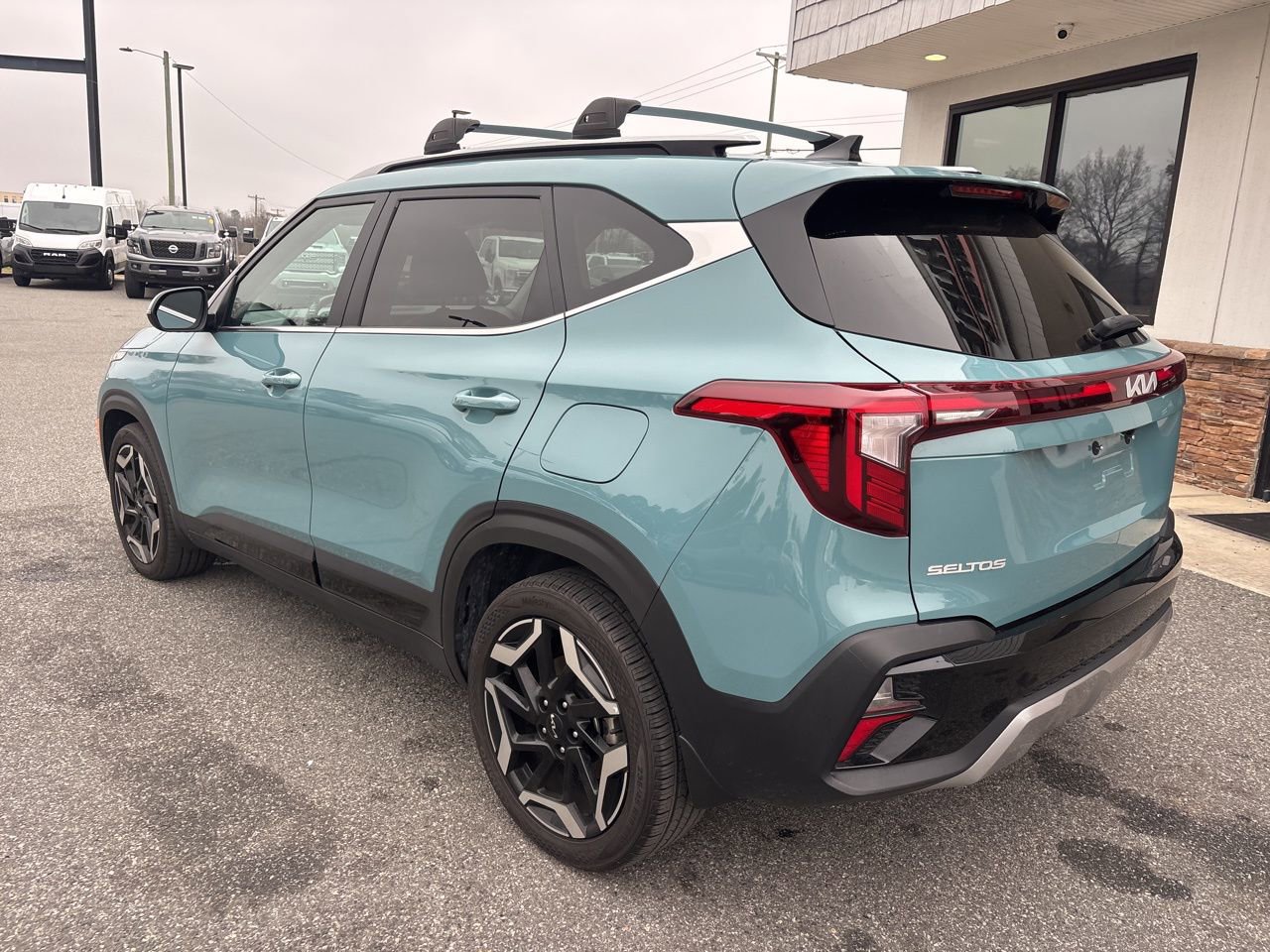 Used 2024 Kia Seltos SX w/ SX Sunroof Package image 6