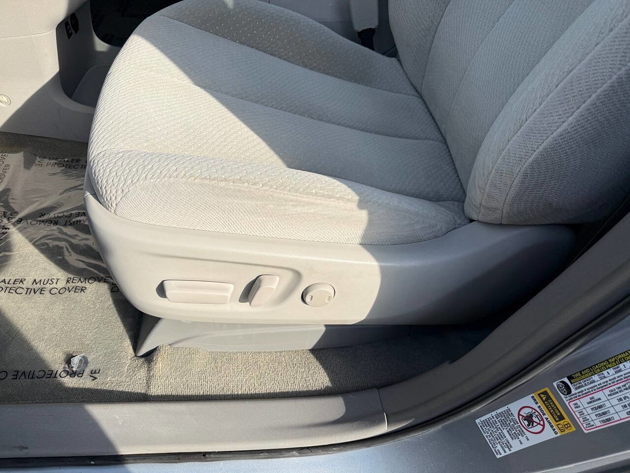 Used 2014 Toyota Sienna LE image 51