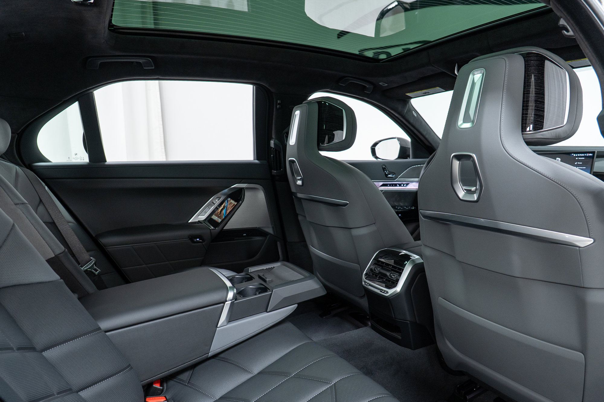 New 2026 BMW 740i xDrive image 23