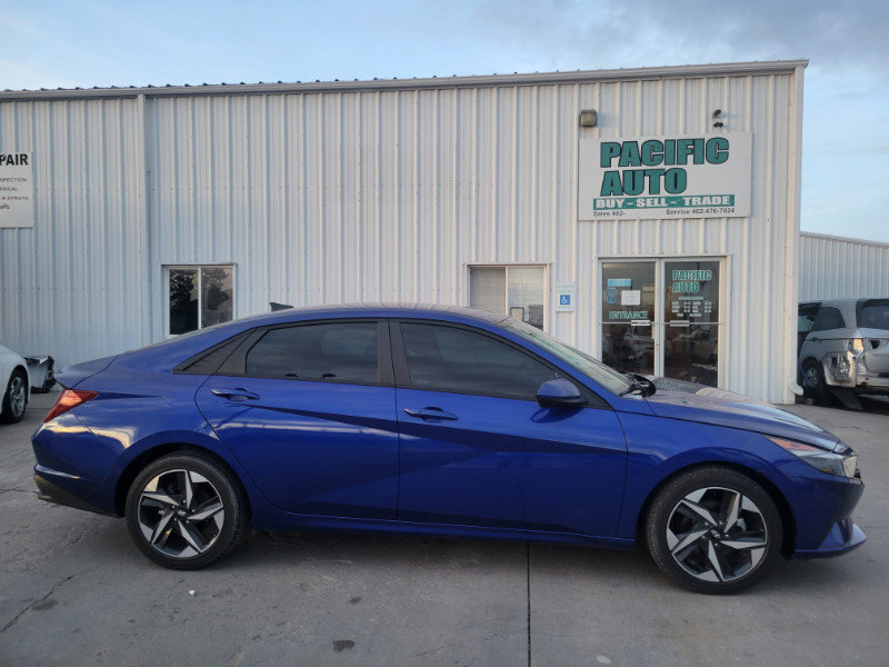 Used 2023 Hyundai Elantra SEL w/ Convenience Package image 9