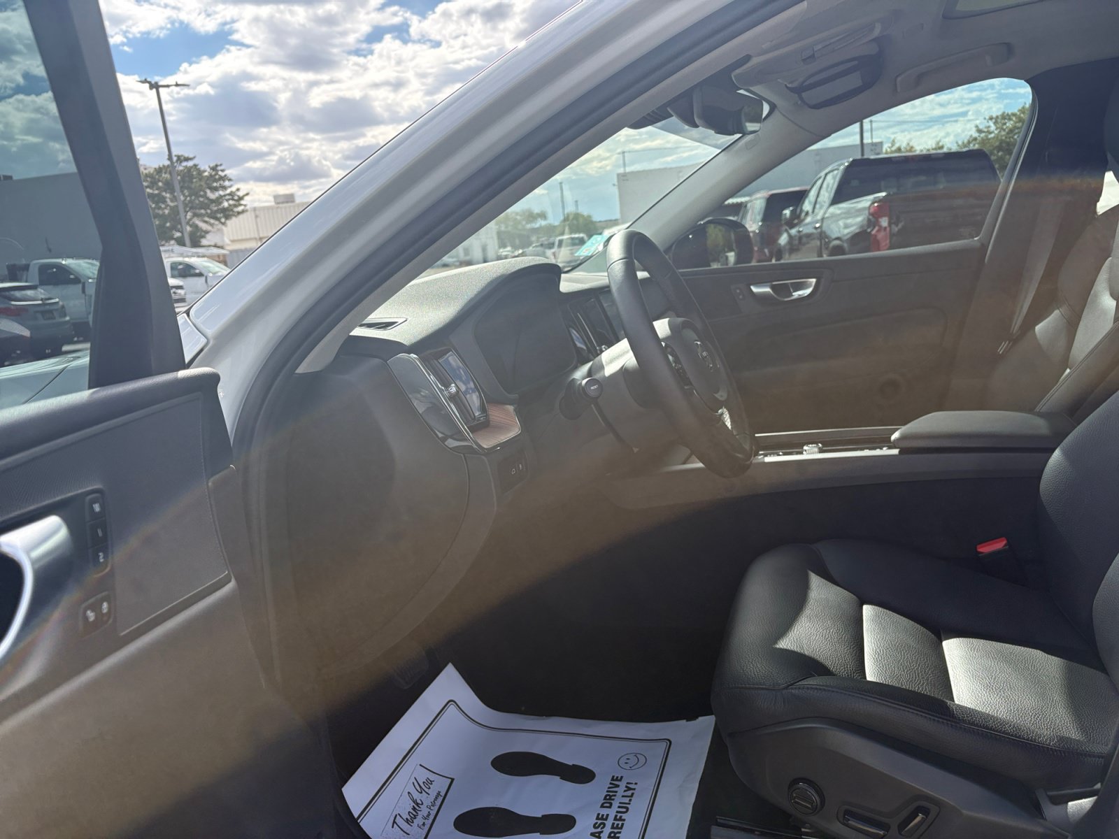 Used 2024 Volvo XC60 T8 Plus AWD/4WD image 12