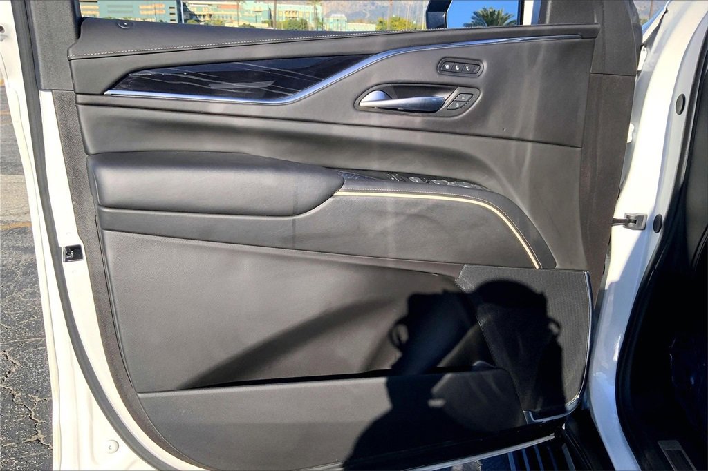 Certified 2024 Cadillac Escalade ESV V w/ LPO, ONYX Package image 21