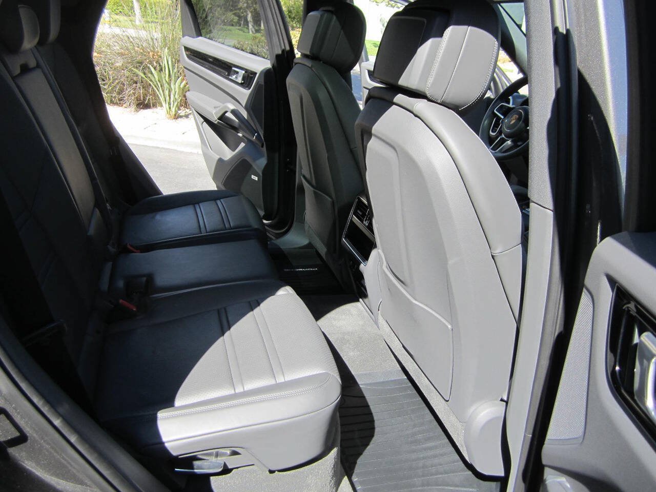 Used 2019 Porsche Cayenne AWD/4WD image 18