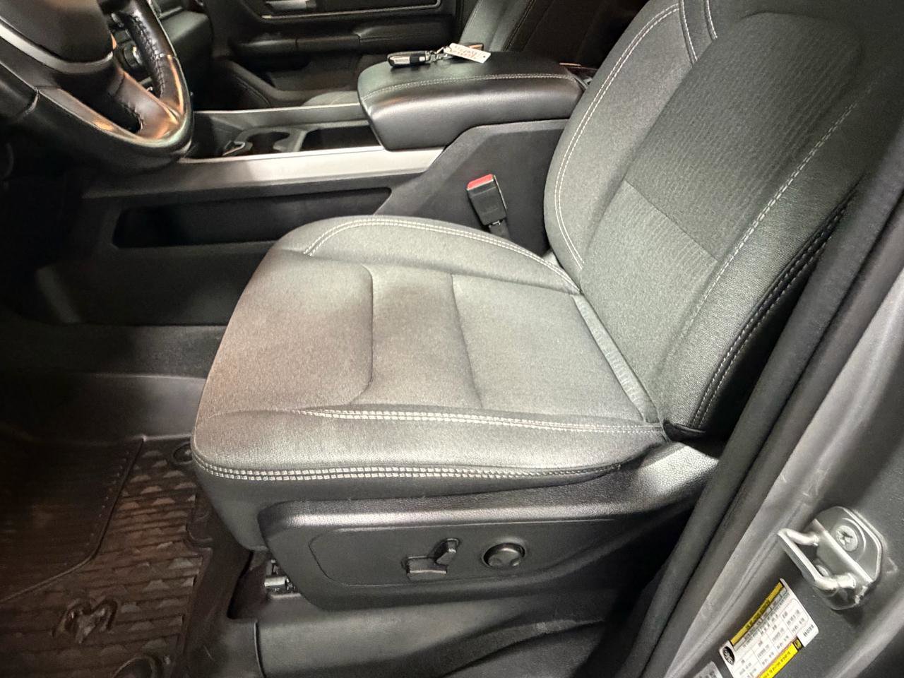 Used 2022 RAM 1500 Big Horn image 28