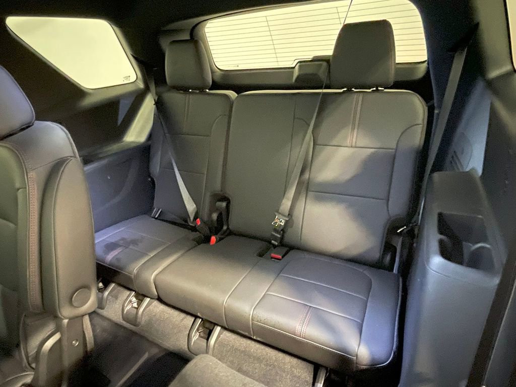 Used 2023 Chevrolet Traverse RS w/ LPO, Floor Liner Package image 32