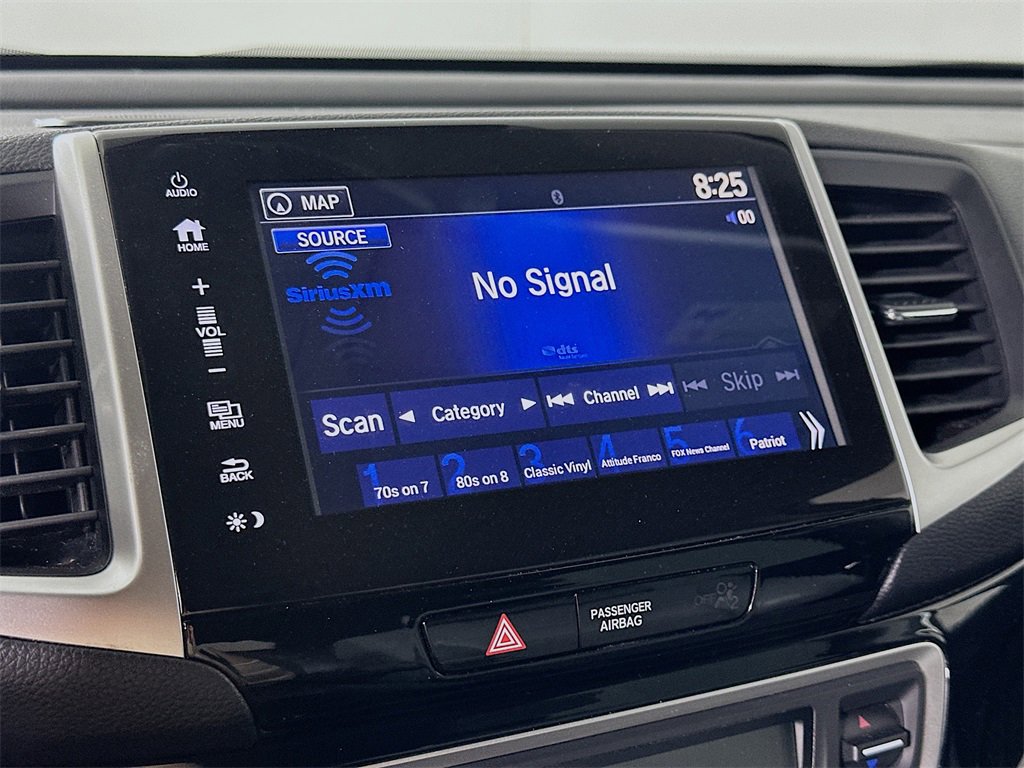 Used 2017 Honda Pilot Touring image 32