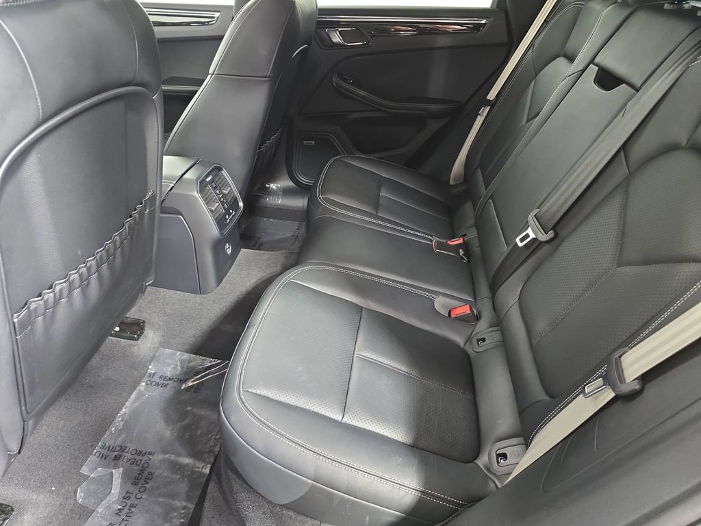 Certified 2025 Porsche Macan S AWD/4WD image 24