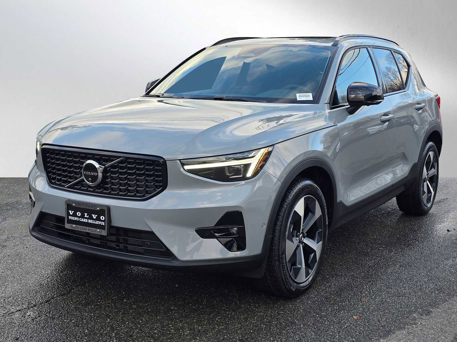 New 2026 Volvo XC40 B5 Plus w/ Protection Package Premier image 7