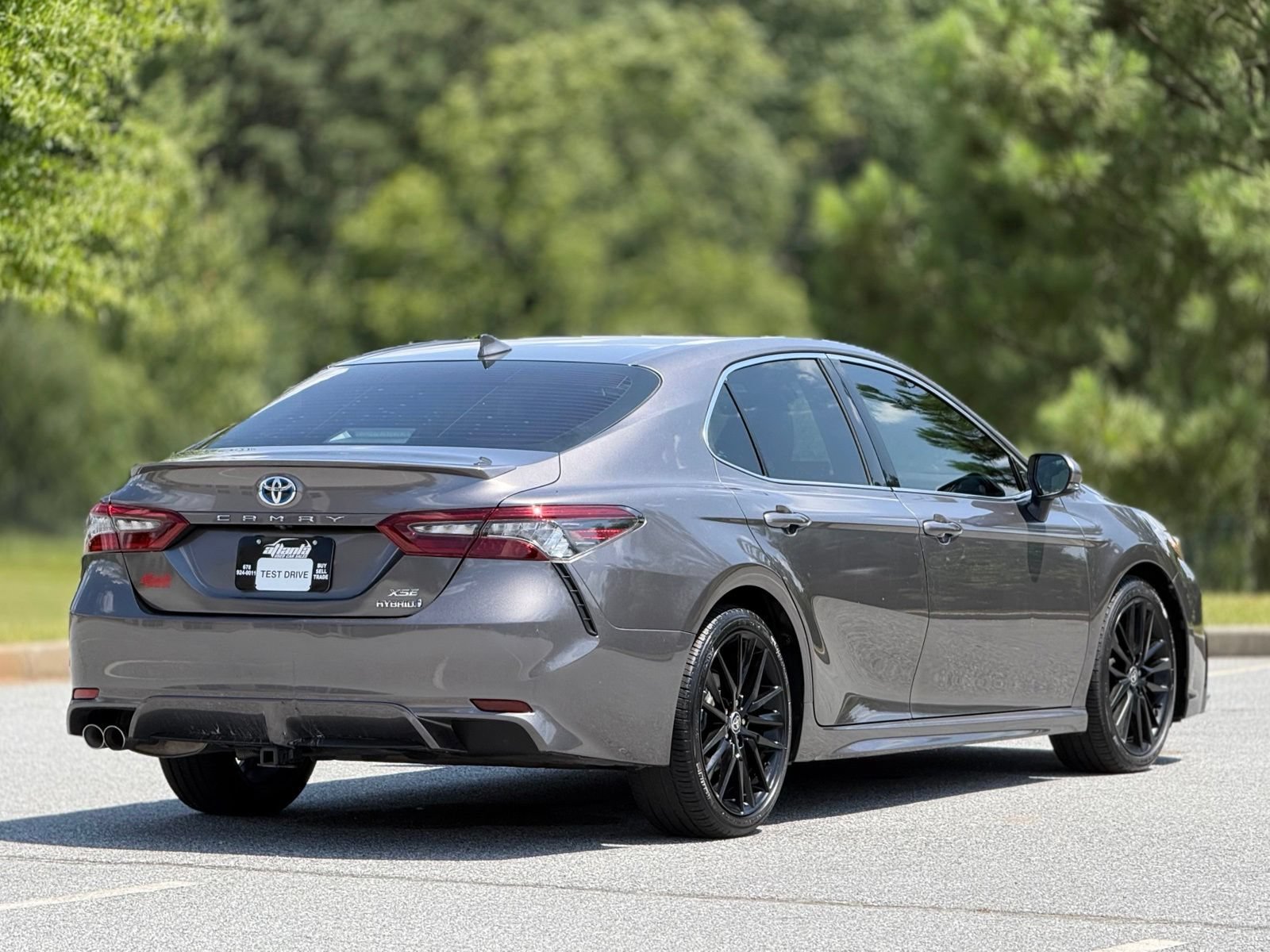 Used 2021 Toyota Camry XSE FWD image 11