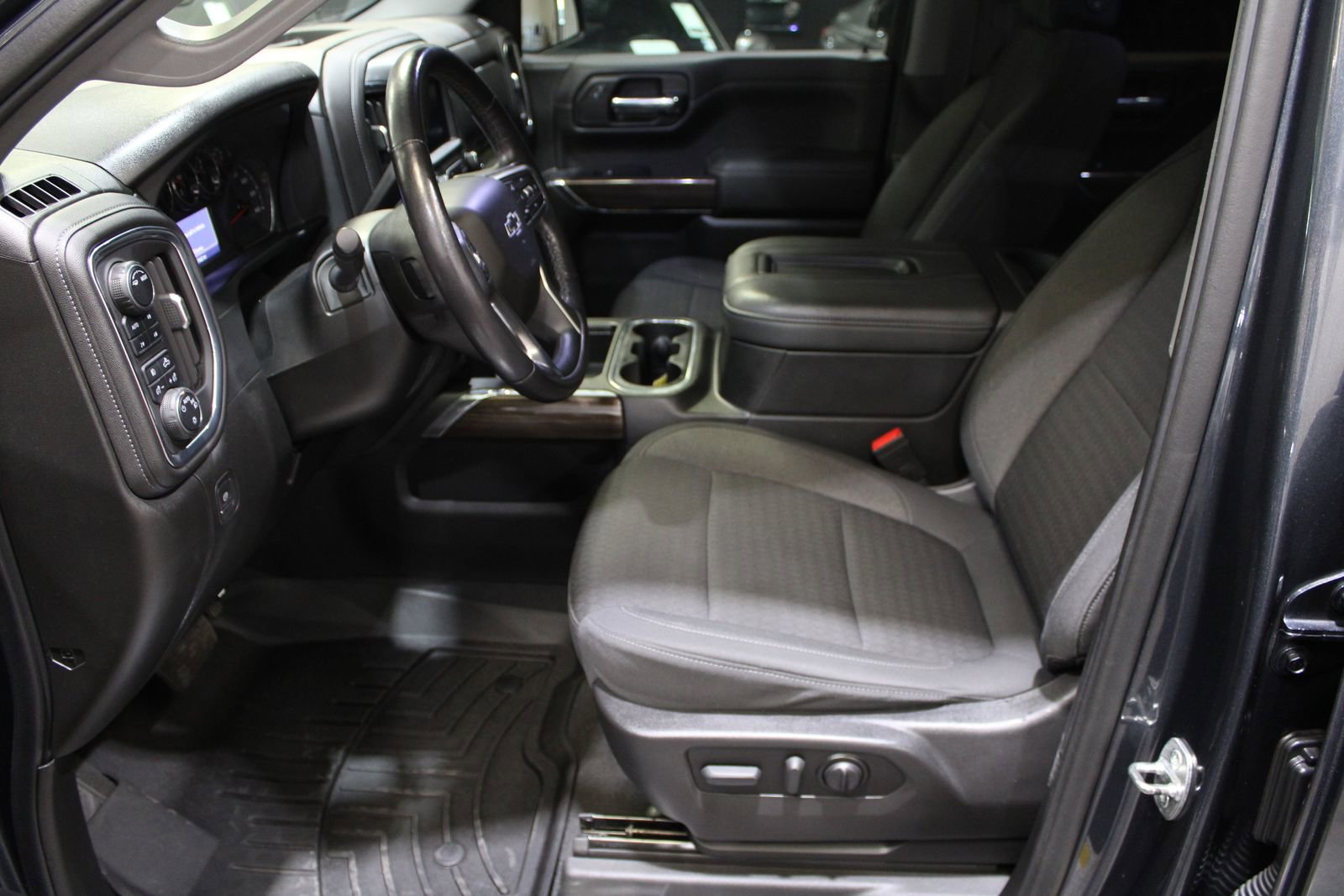 Used 2021 Chevrolet Silverado 1500 RST image 24