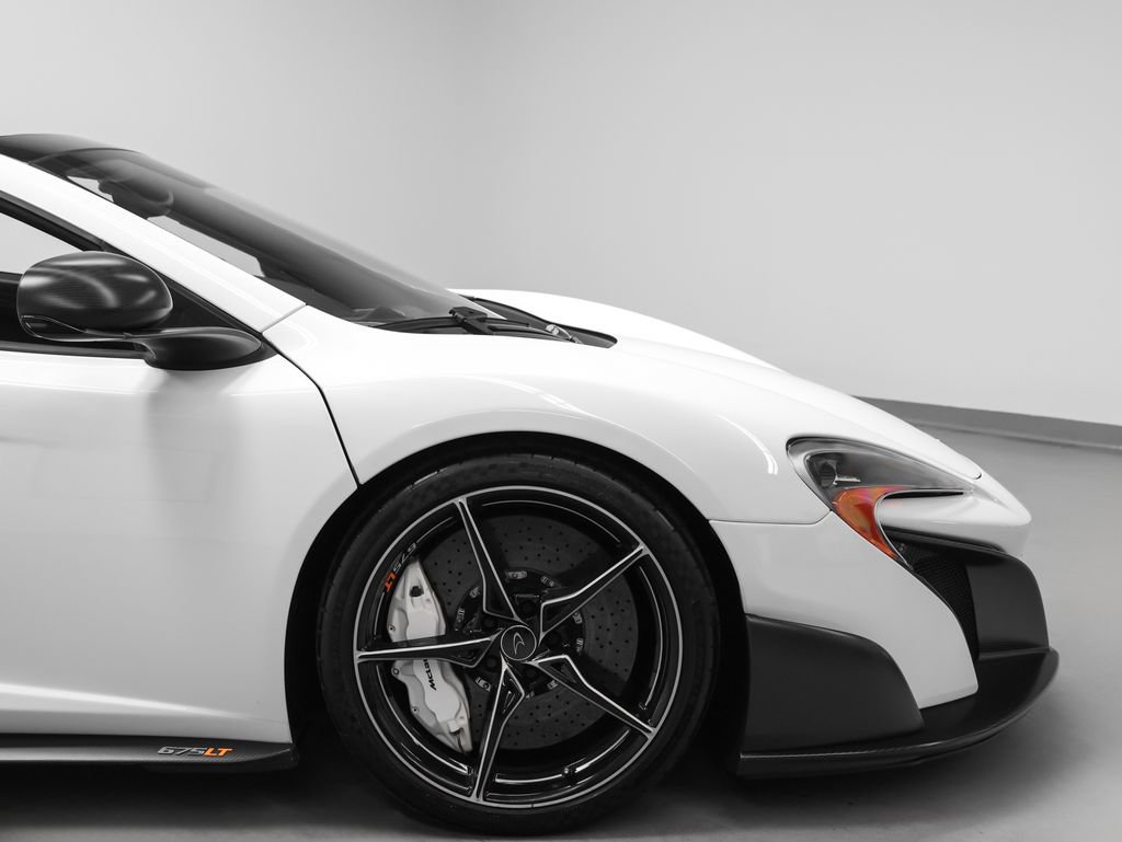 Used 2016 McLaren 675LT Spider RWD image 12