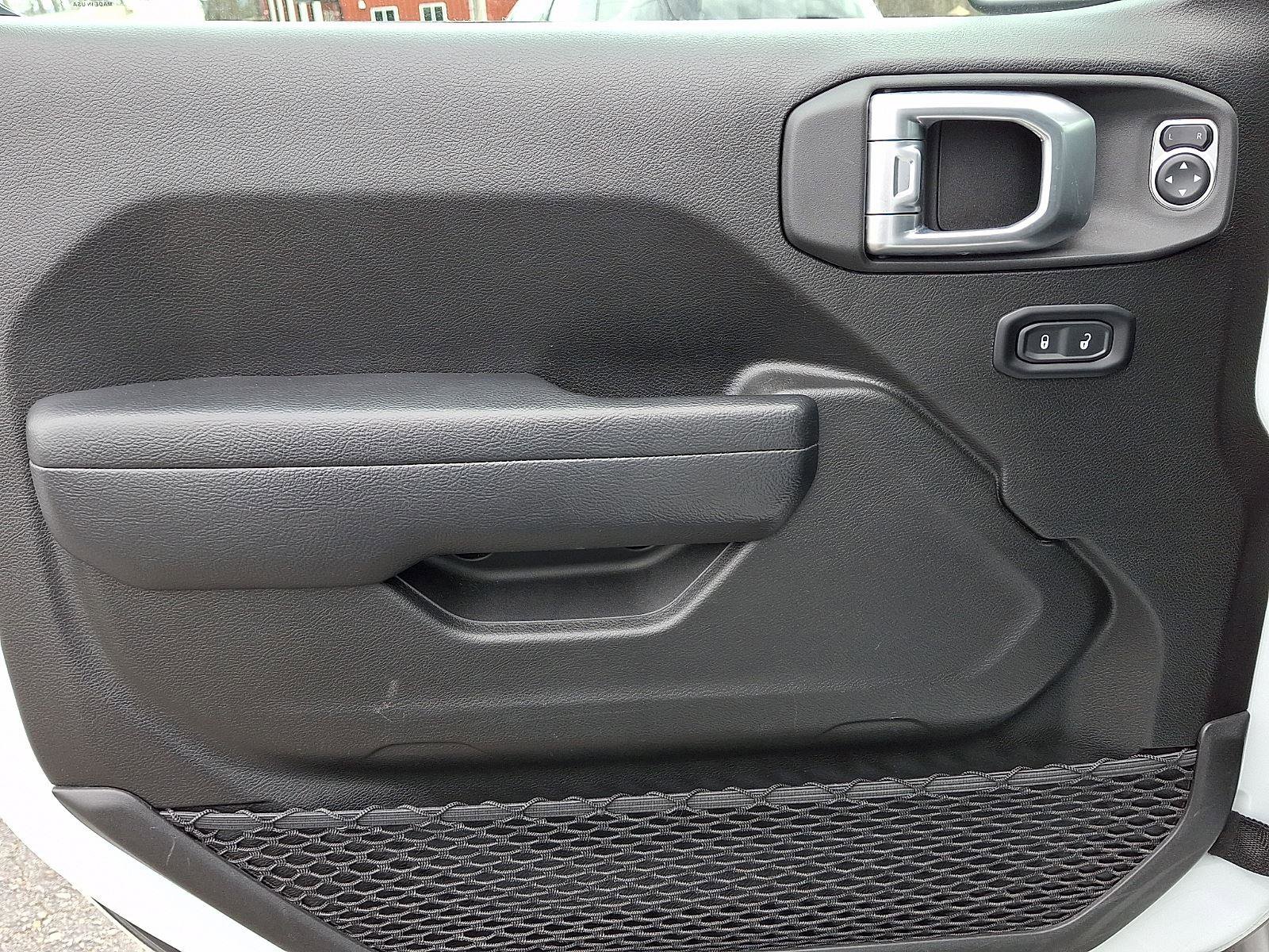 Certified 2025 Jeep Wrangler Unlimited Rubicon w/ Convenience Group image 13