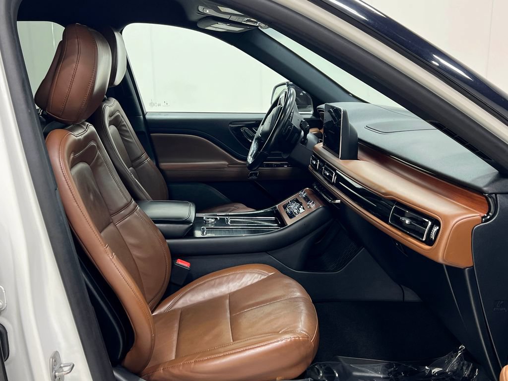 Used 2020 Lincoln Aviator Reserve w/ Elements Package Plus AWD/4WD image 33