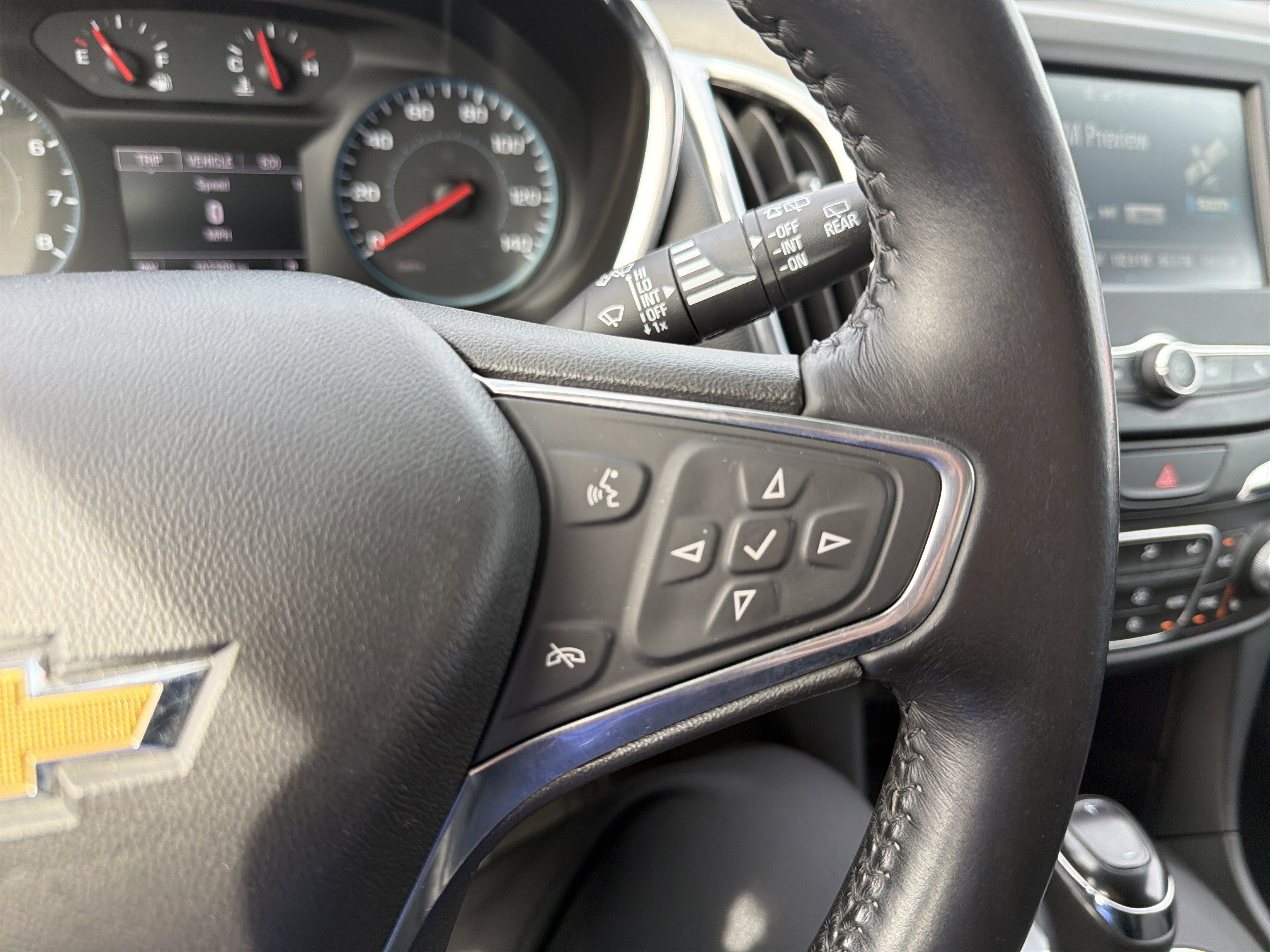 Used 2018 Chevrolet Equinox LT image 28