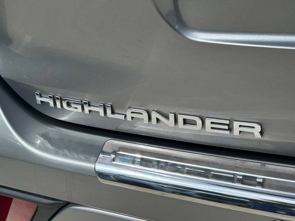 Certified 2025 Toyota Highlander Platinum AWD/4WD image 13