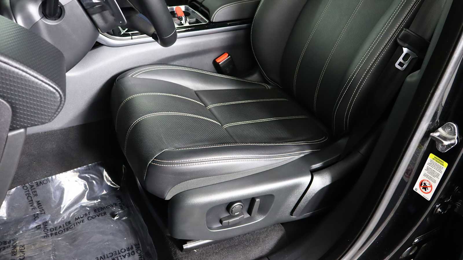 Used 2022 Land Rover Range Rover Velar R-Dynamic S image 12