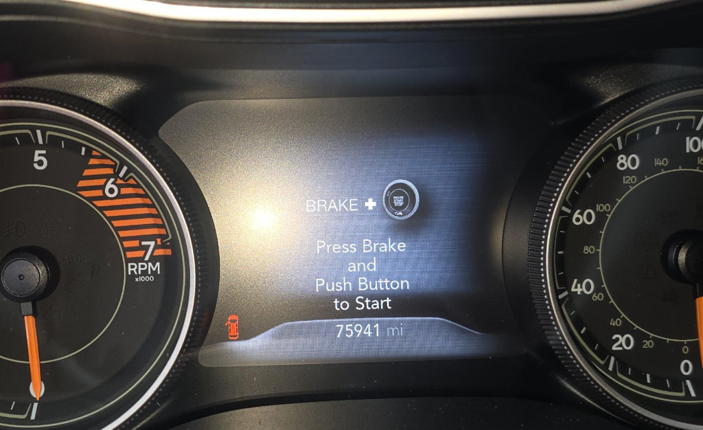 Used 2019 Jeep Cherokee Limited w/ Luxury Group AWD/4WD image 5