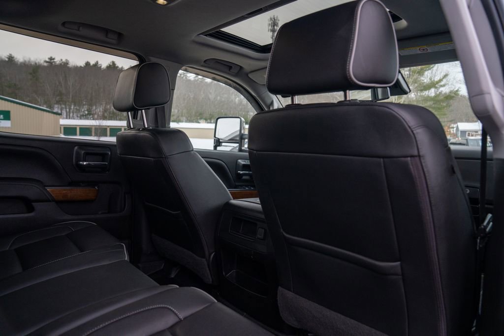Used 2019 Chevrolet Silverado 2500 High Country w/ Duramax Plus Package image 18