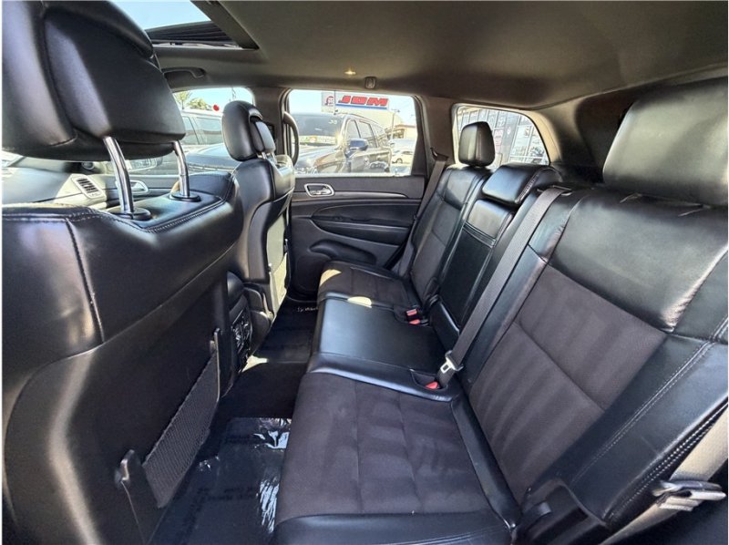 Used 2020 Jeep Grand Cherokee Altitude AWD/4WD image 23