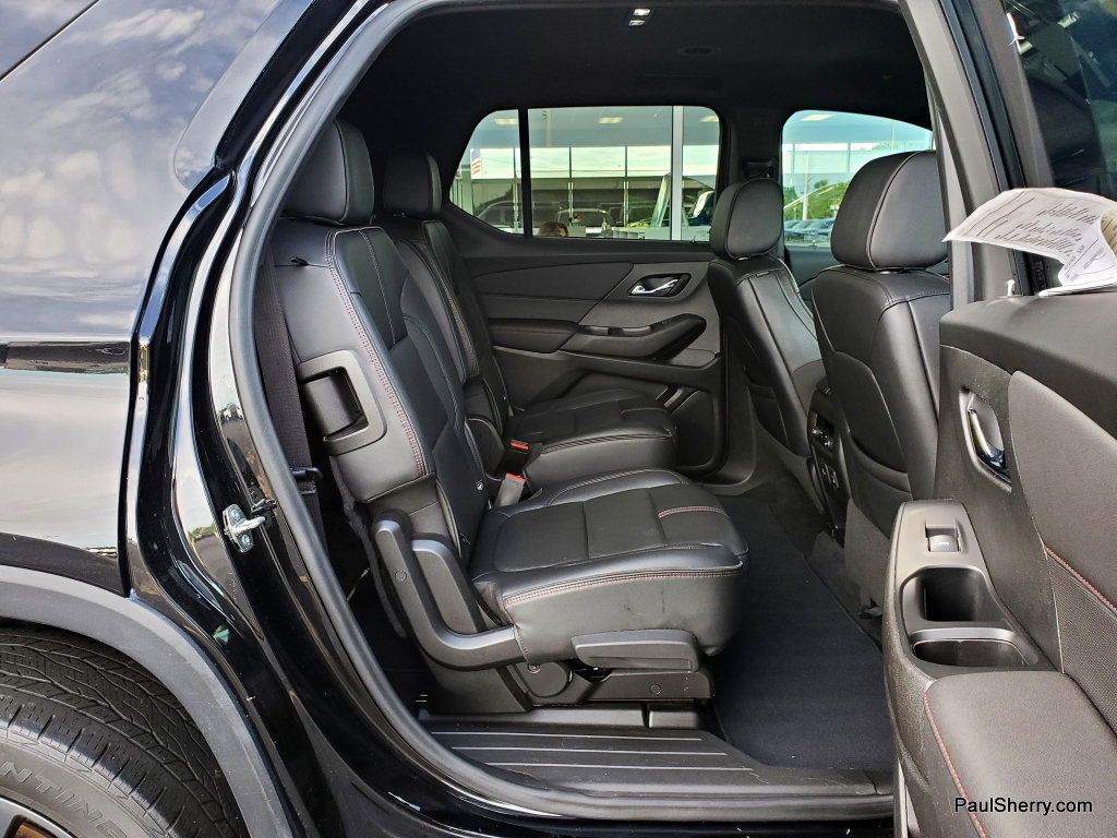 Used 2022 Chevrolet Traverse RS FWD image 50
