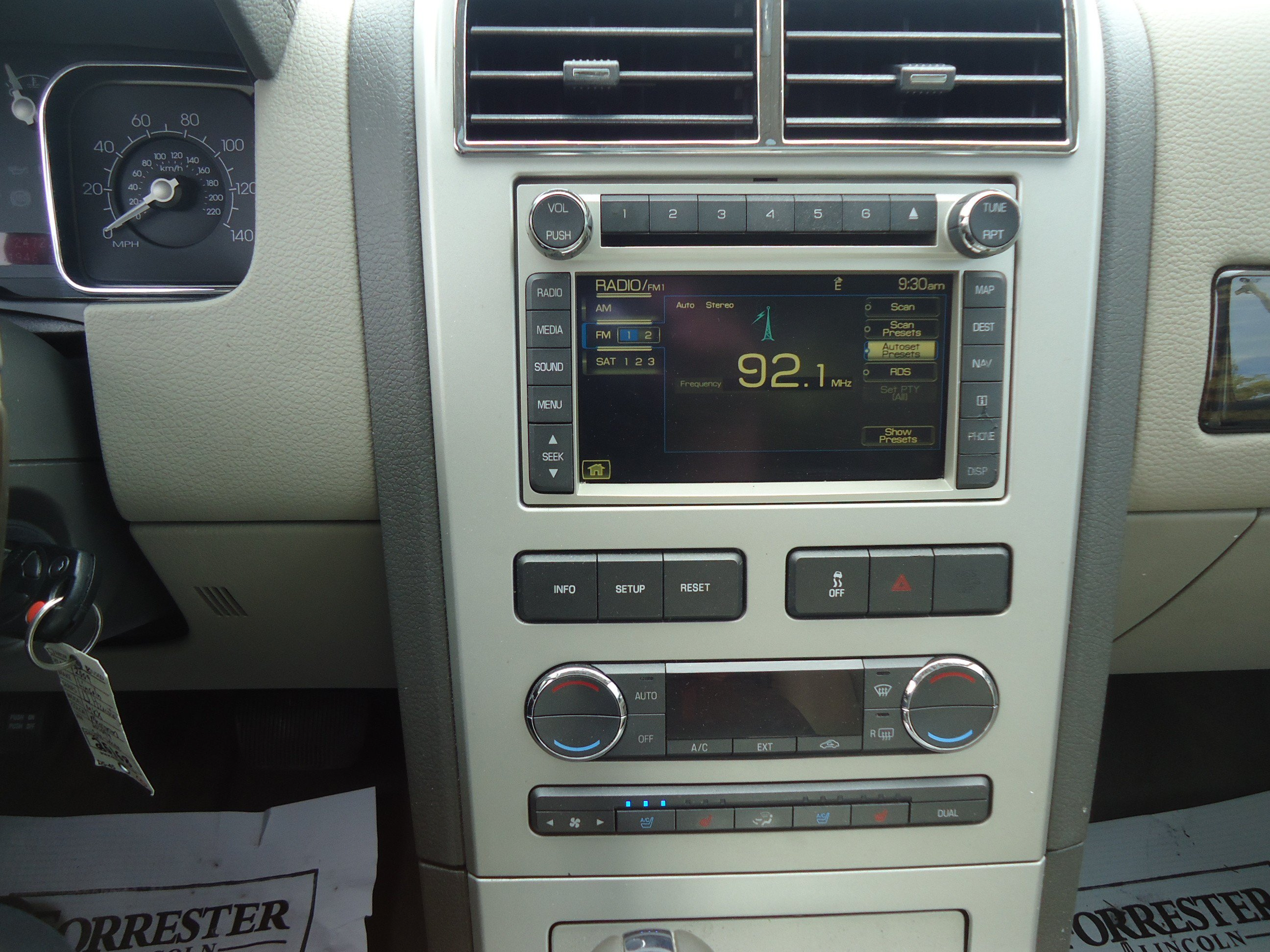 Used 2009 Lincoln MKX AWD image 16