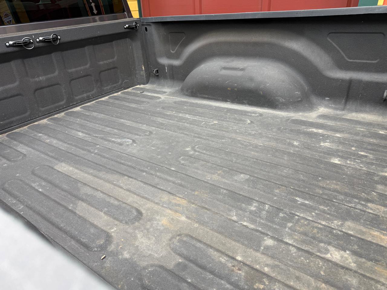 Used 2017 RAM 1500 Express AWD/4WD image 8