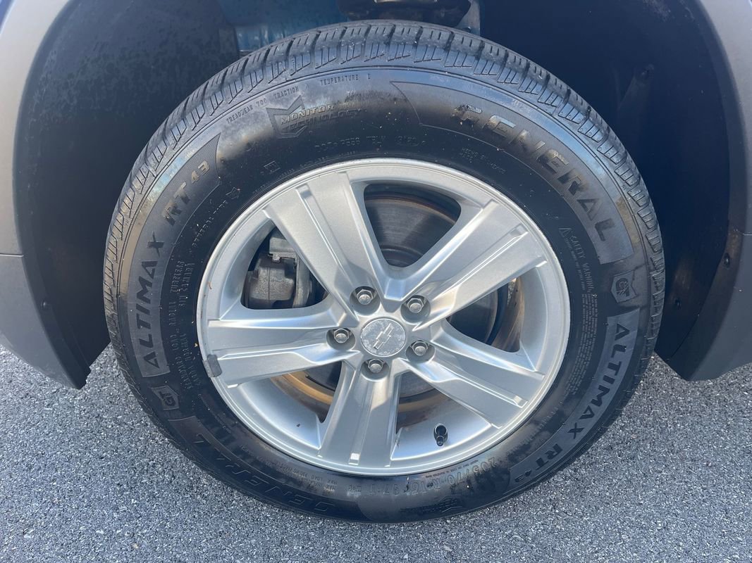 Used 2017 Chevrolet Trax LT w/ Sun & Sound Package image 12