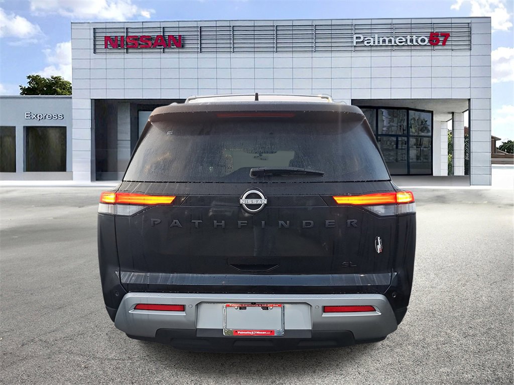 New 2025 Nissan Pathfinder SL w/ Black Appearance Package image 4