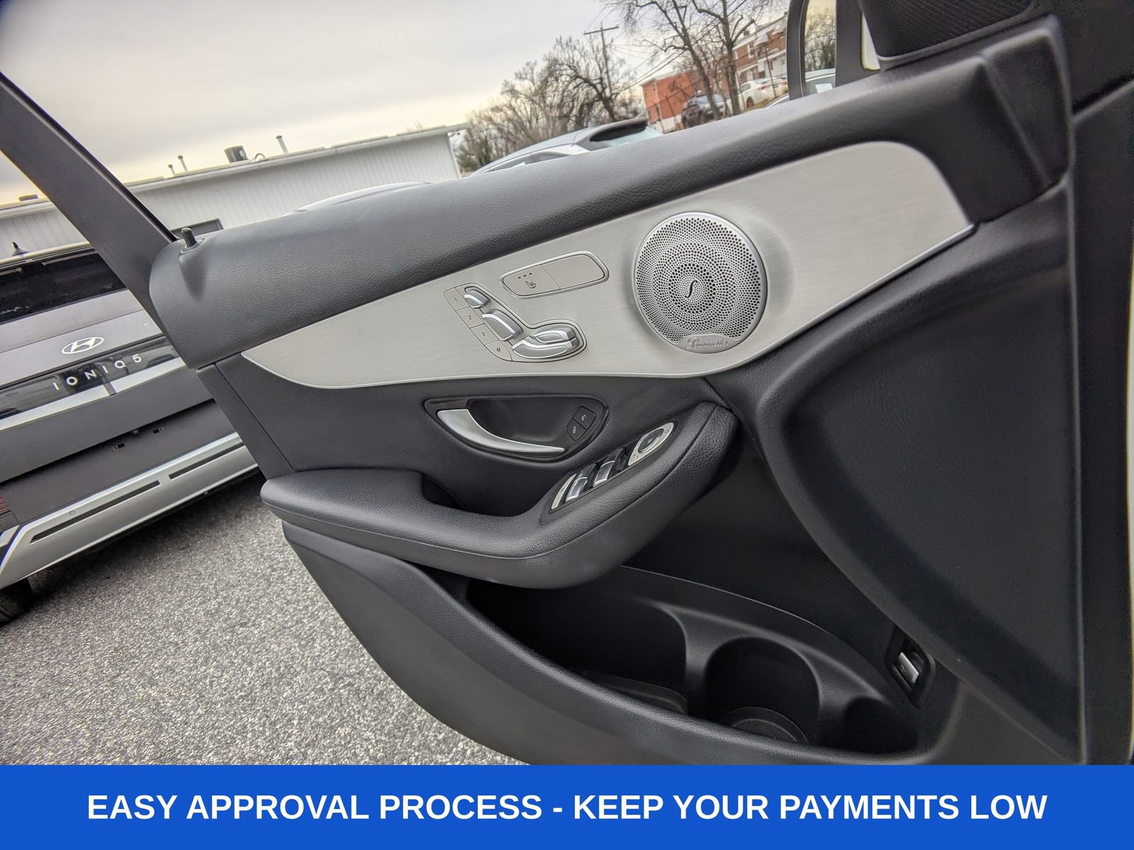 Used 2019 Mercedes-Benz GLC 300 4MATIC w/ Premium Package image 30