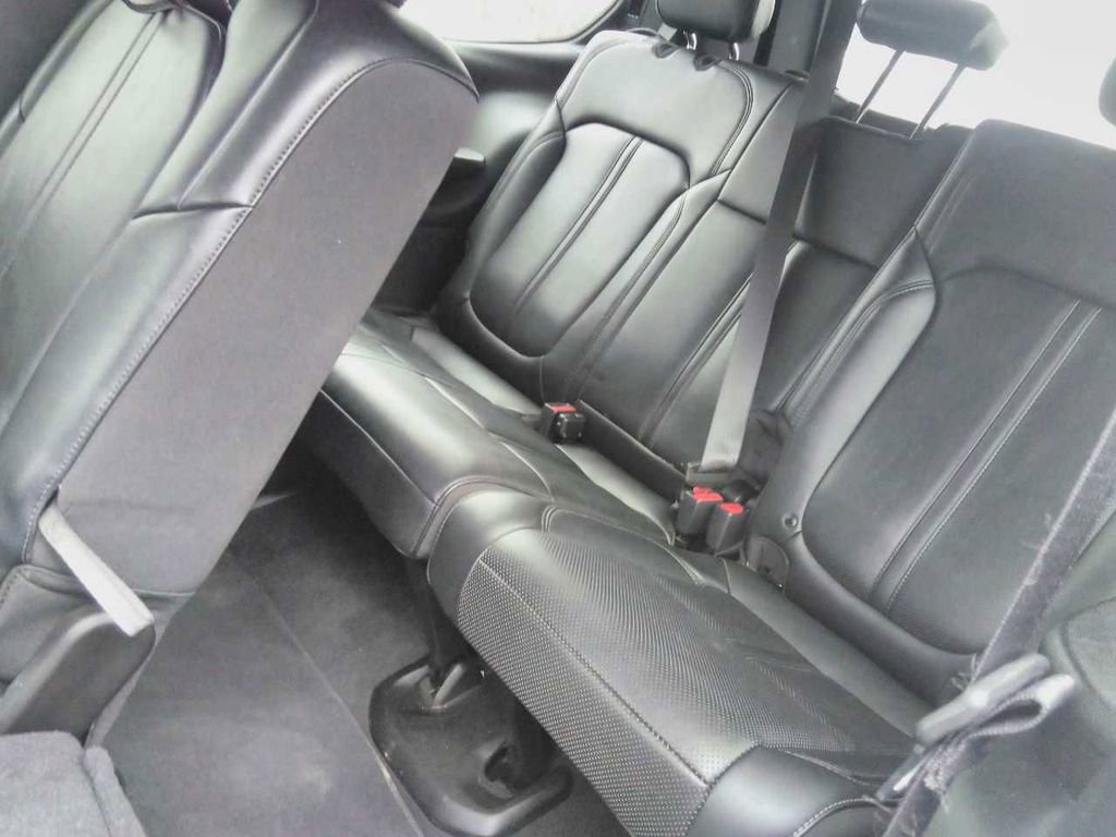 Used 2024 Jeep Wagoneer Series II w/ Flexible Seating Group image 15