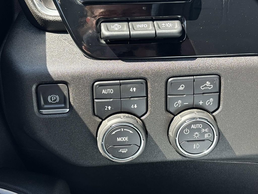 Used 2024 Chevrolet Silverado 2500 LTZ w/ LTZ Premium Package image 15