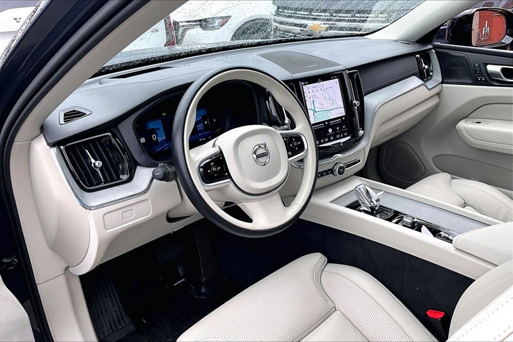Certified 2025 Volvo XC60 B5 Ultra w/ Protection Package Premier AWD/4WD image 17