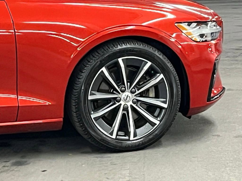 Used 2022 Volvo S60 B5 Momentum w/ Premium Package image 37
