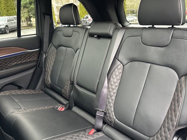 New 2025 Jeep Grand Cherokee Summit w/ Obsidian Package image 21