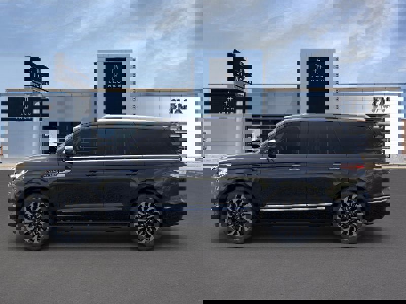 New 2024 Lincoln Navigator Black Label image 3