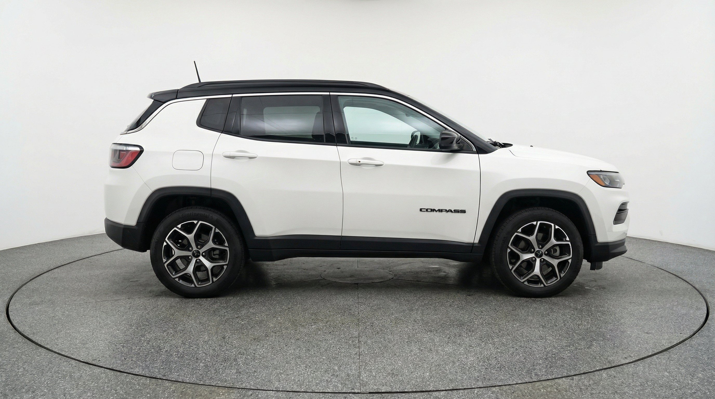 Used 2025 Jeep Compass Limited AWD/4WD image 11