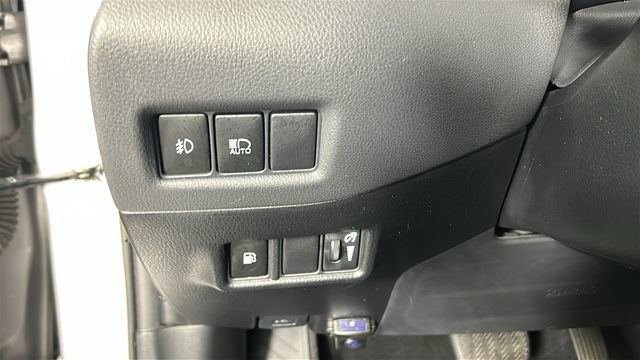 Used 2018 Toyota C-HR XLE FWD image 19