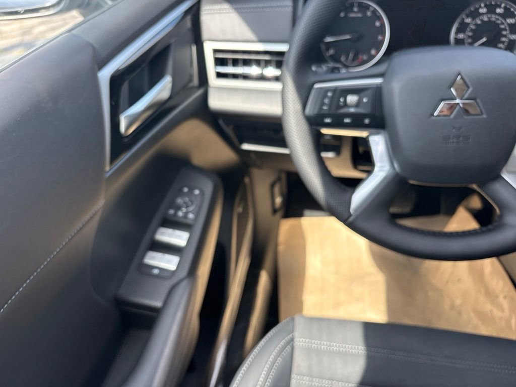 New 2026 Mitsubishi Outlander AWD image 23