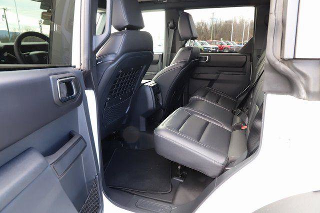 New 2025 Ford Bronco Badlands image 17