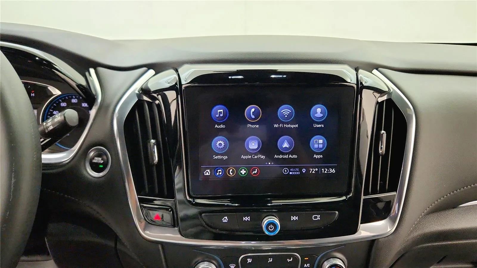 Used 2023 Chevrolet Traverse LT w/ Midnight/Sport Edition image 25