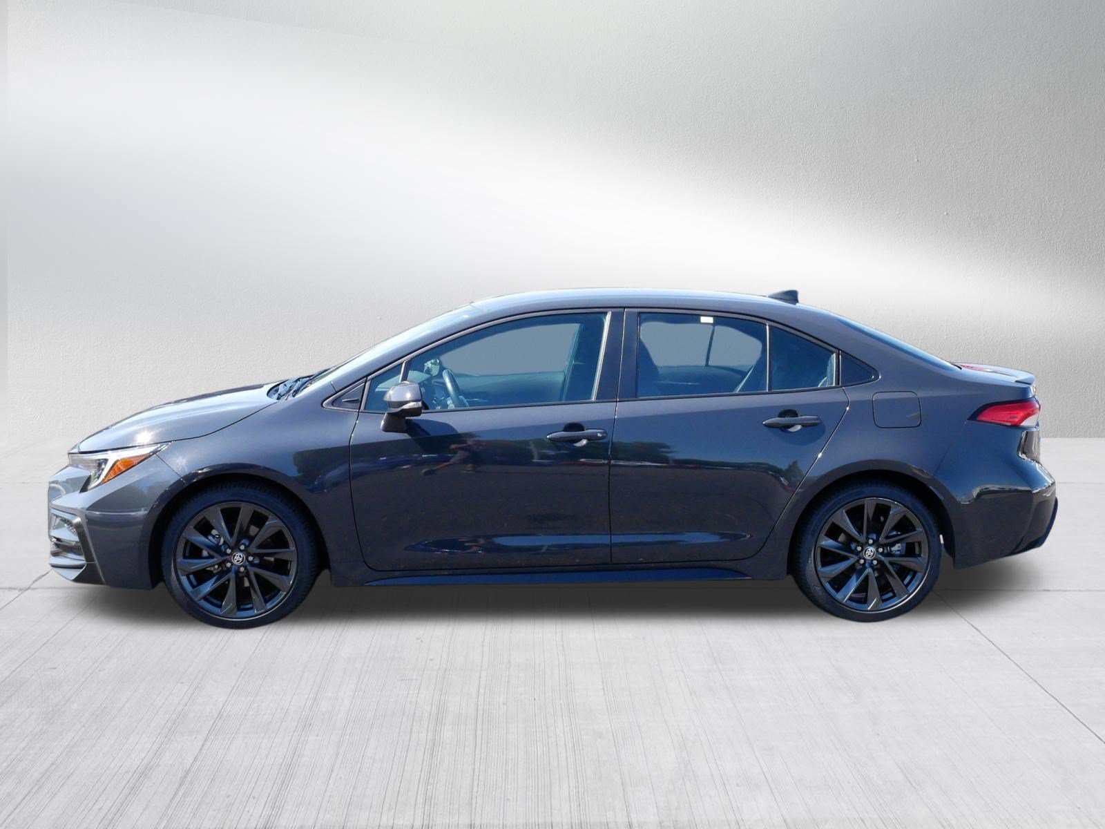Certified 2025 Toyota Corolla SE FWD image 4