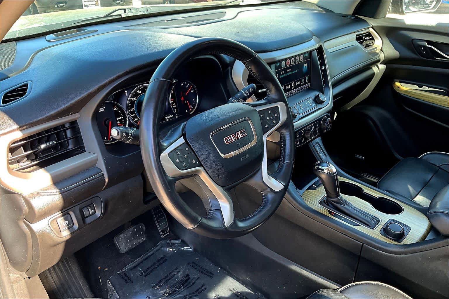 Used 2019 GMC Acadia Denali image 18