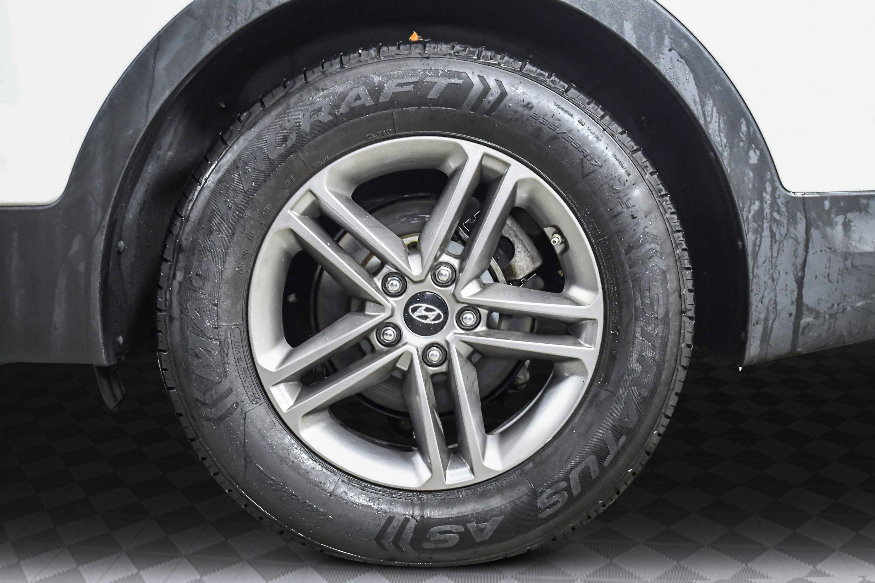 Used 2017 Hyundai Santa Fe Sport image 29