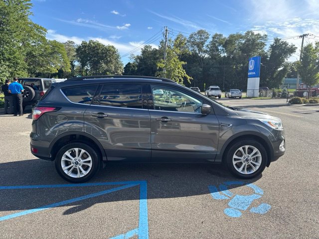 Used 2017 Ford Escape SE w/ SE Leather Comfort Package AWD/4WD image 9