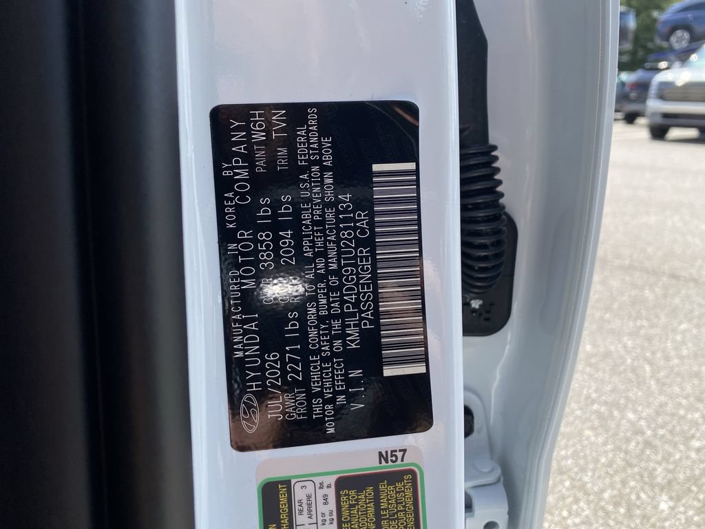 New 2026 Hyundai Elantra Limited FWD image 35